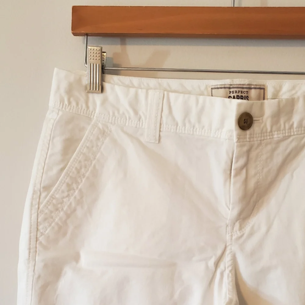 Old Navy Favorite Khakis Perfect Cropped Capri Pants White - Size 8